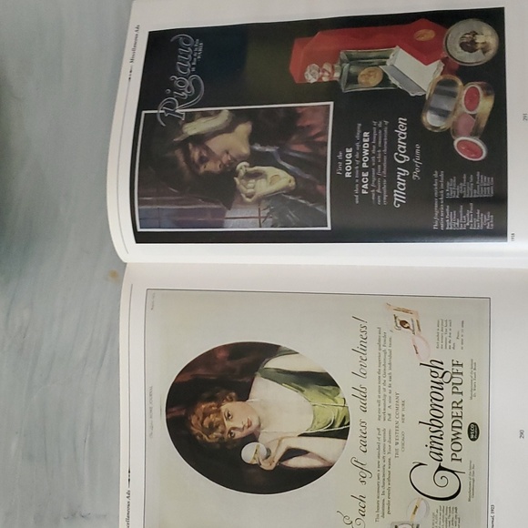 Vintage Collectors Encyclopedia of Compacts Carryalls & Face Powder Boxes Book. - Picture 4 of 4